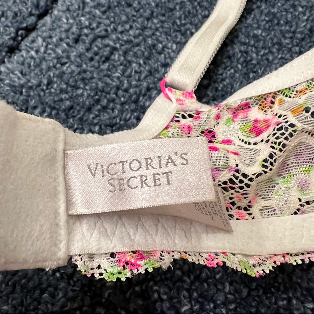 Victoria’s Secret bra - Picture 8 of 9